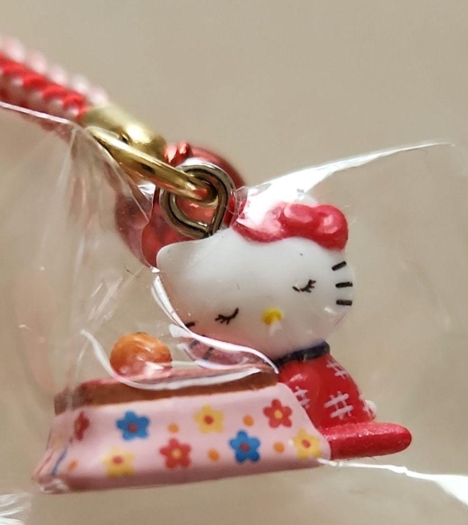 ハローキティ　こたつ　みかん　ねつけ　ストラップ