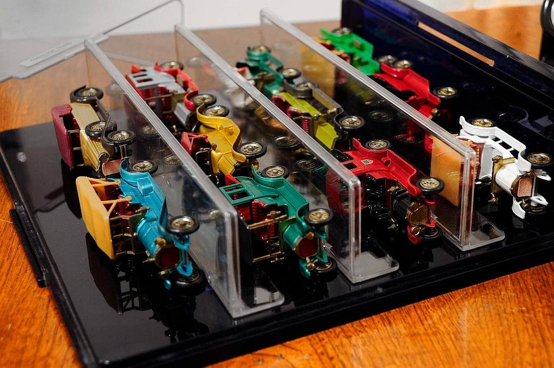 ★MATCHBOX　ミニカー クラシックカーコレクション集飾りケース♪