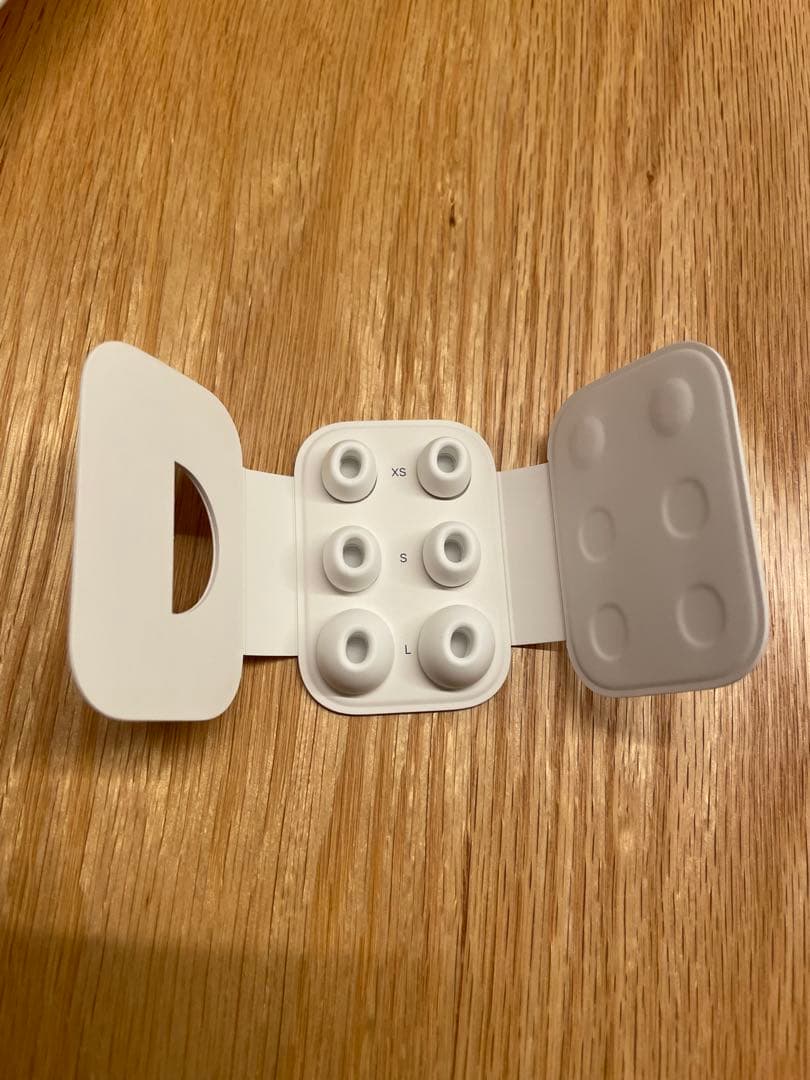 AirPods pro2本体 ホワイト 充電ケース付き※ケーブルなし