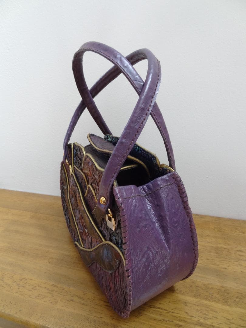 紫色ハンドメイドのハンドバッグ