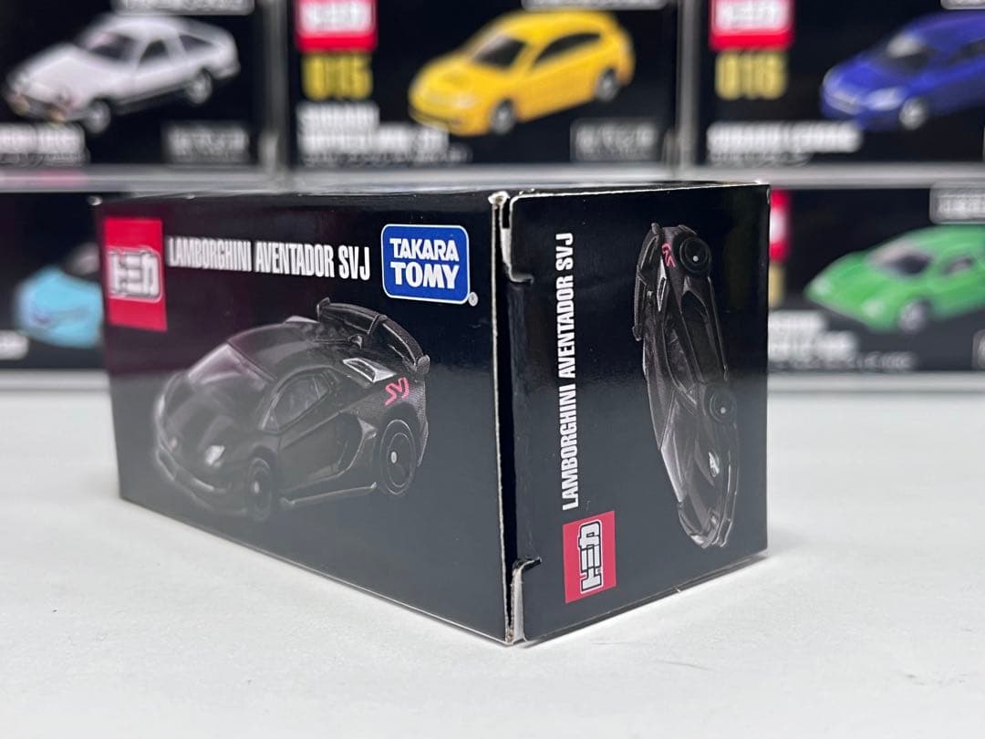 トミカランボルギーニ アヴェンタドール SVJ