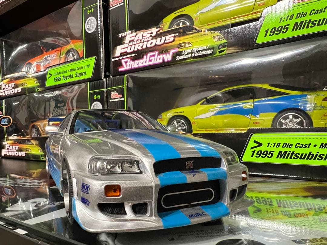 ミニカー FAST&FURIOUS NISSAN SKYLINE GT-R 1/18