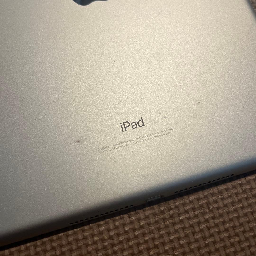Apple iPad 第6世代 シルバー 本体