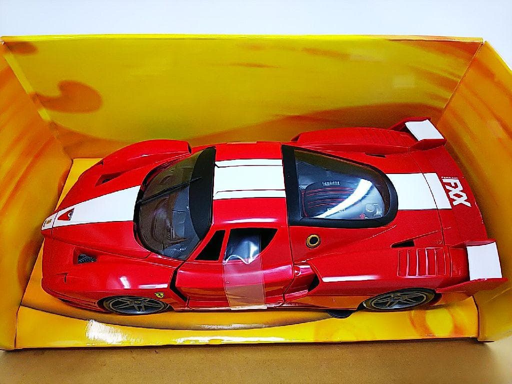 ホットウィール 京商 1/18 フェラーリ FXX レーシングモデルミニカー