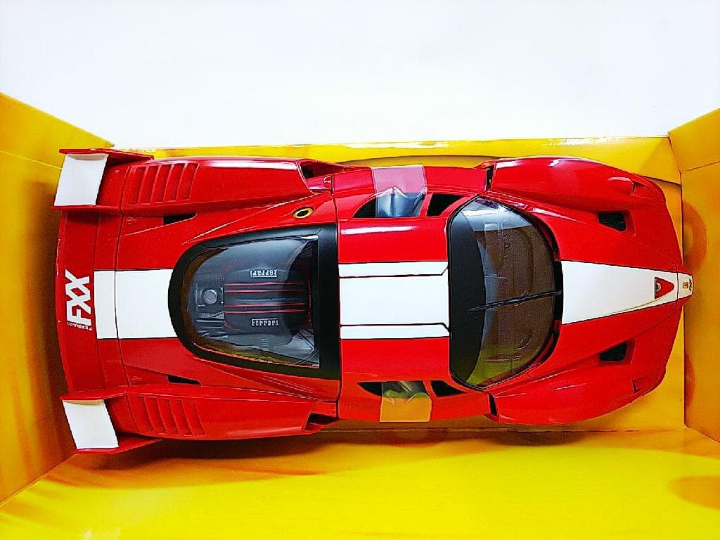 ホットウィール 京商 1/18 フェラーリ FXX レーシングモデルミニカー
