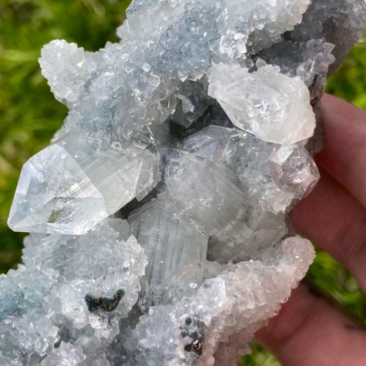 アポフィライト 原石