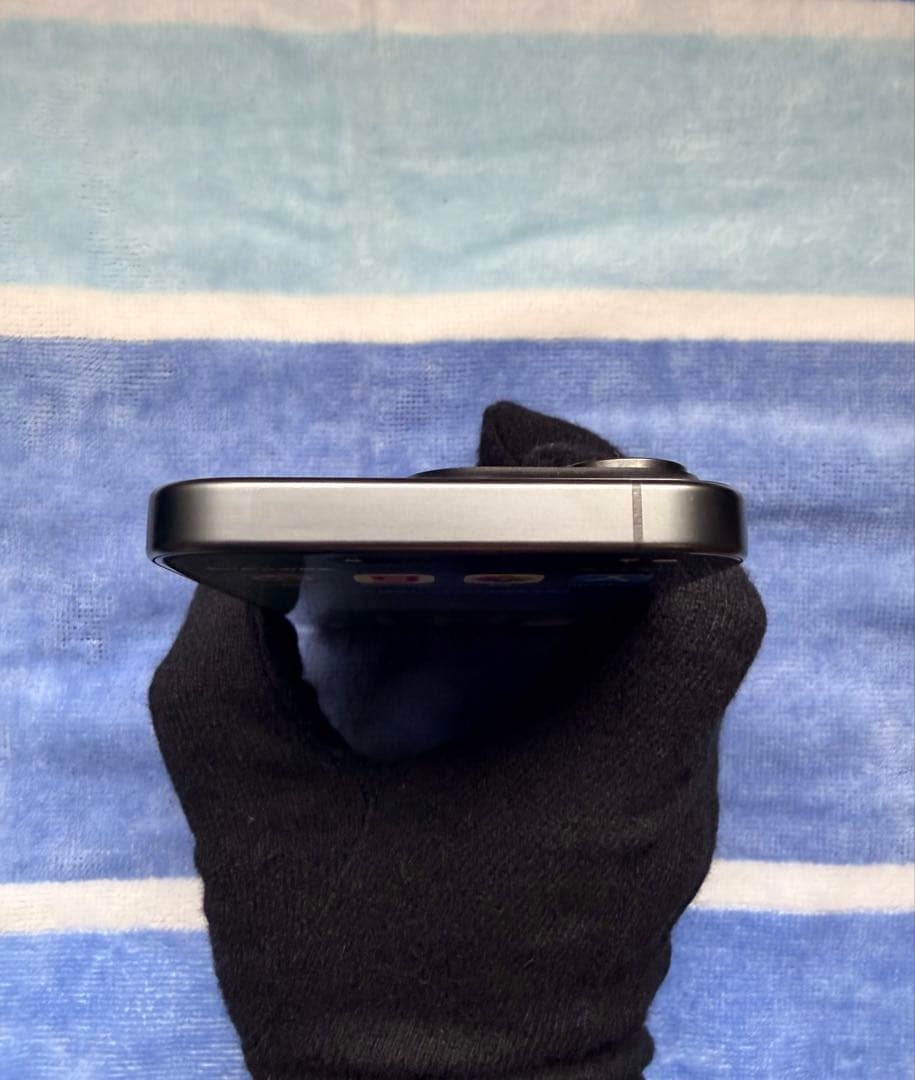 【美品】　iPhone 15 Pro ブラックチタニウム 128GB