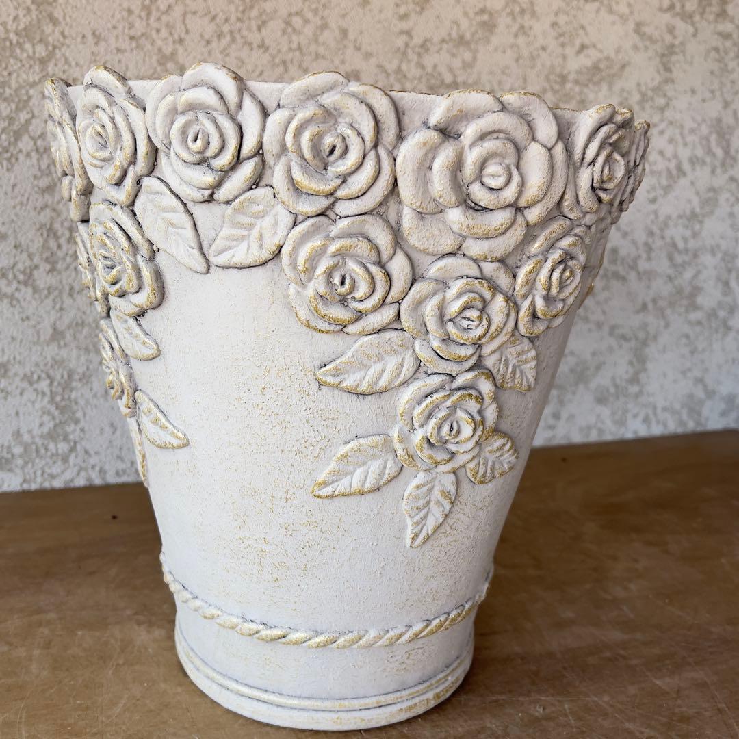 アンティーク風総薔薇レリーフ金色カスレ模様