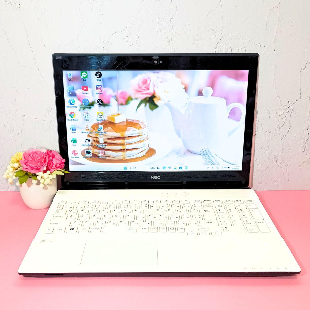 大人可愛いホワイト❣️正規オフィス付✨️初心者OK薄型ノートパソコン爆速SSD