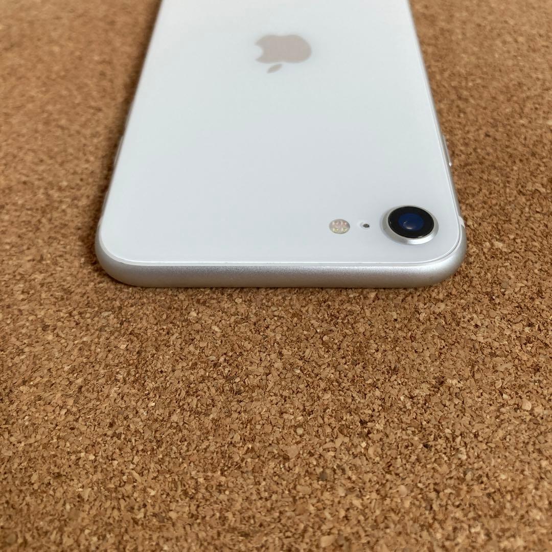 4175【早い者勝ち】美品☆電池新品☆iPhoneSE2 64GB SIMフリー