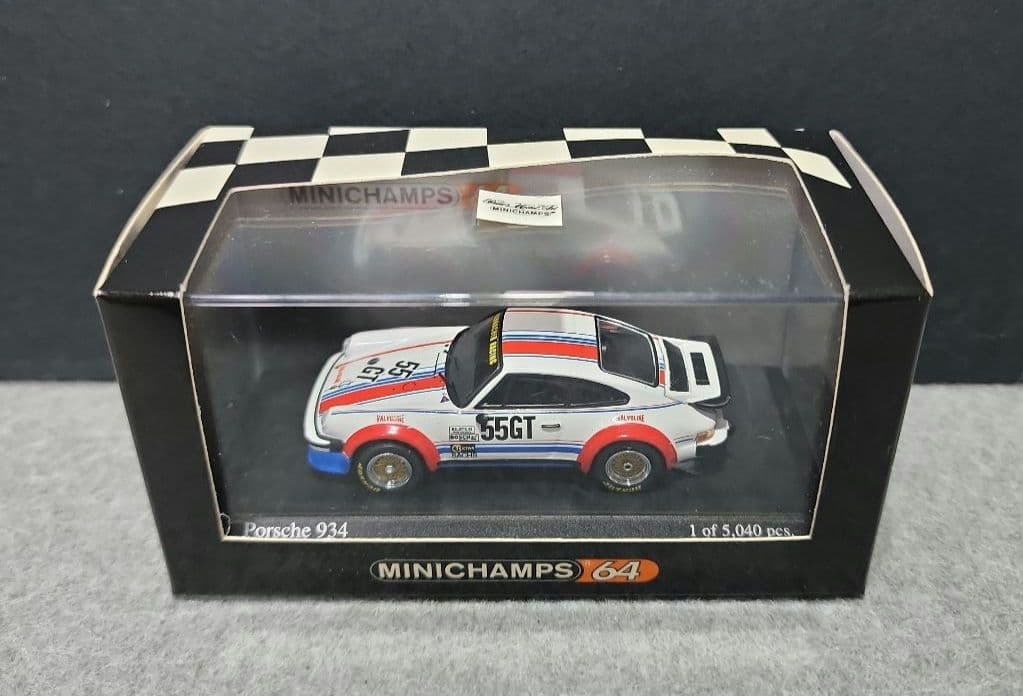 ミニチャンプス　1/64スケール ポルシェ（５台セット）