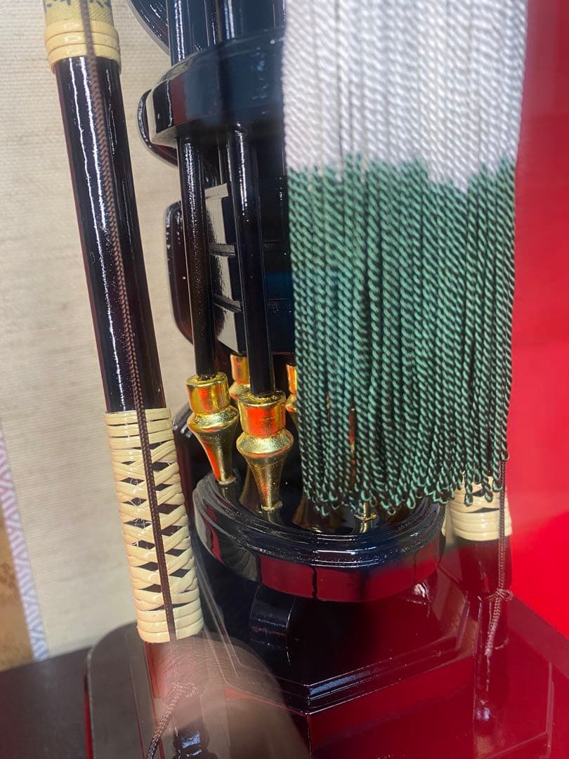 寿々登作　破魔弓　ガラスケース・水鳥鴨羽根・間口約２７×奥行約２４×高さ約６４㎝