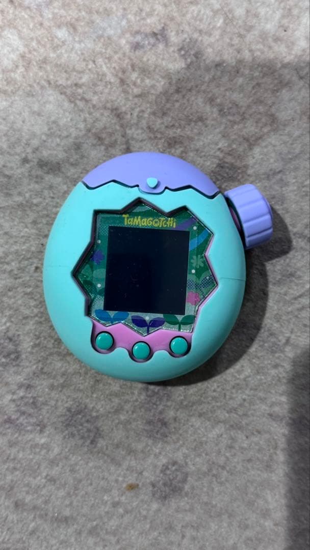 小型デジタルペットTamagotchi ピンク《陸》