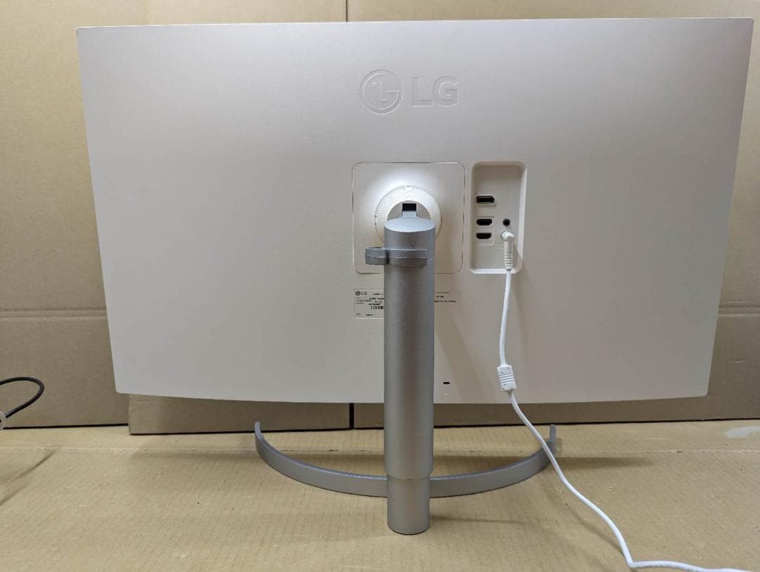 ディスプレイ・モニター本体 LG 32UN500