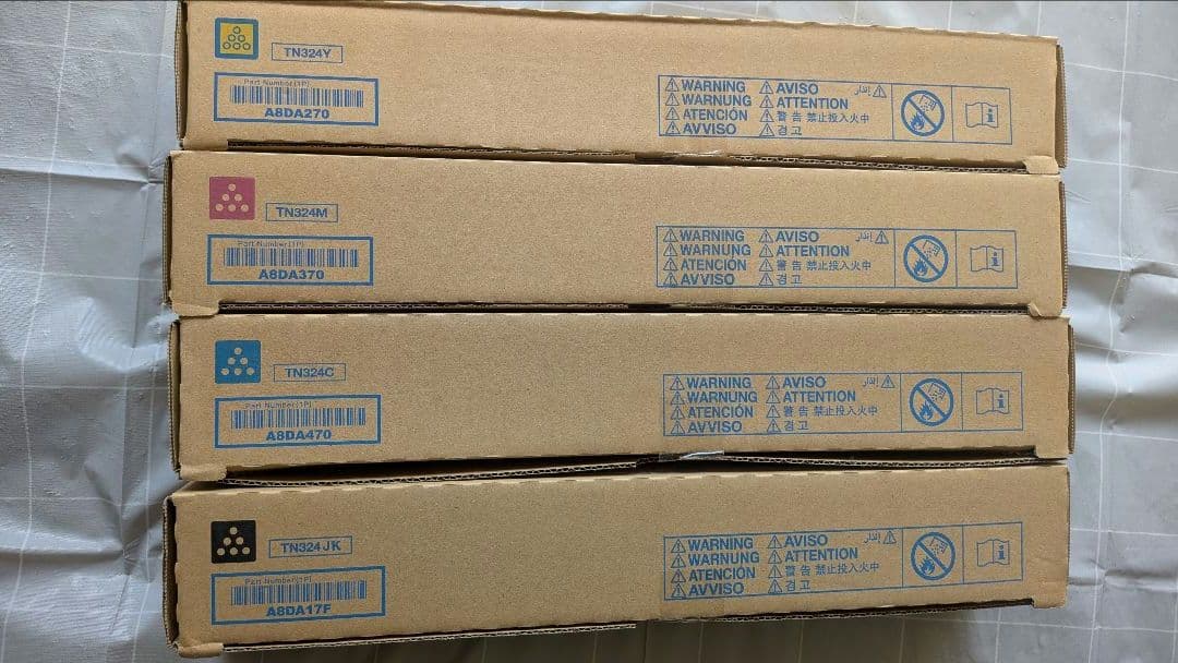 コニカミノルタ　トナー　TN324 ４本セット　廃棄トナーボックス付き