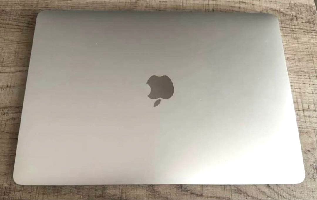 【美品】MacBook Air 8GB シルバー (2020)