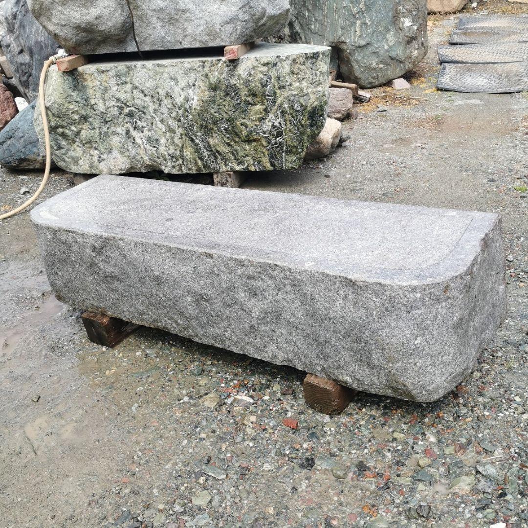 御影石　沓脱石　461キロ　庭石　石　石材　灯籠　蹲　庭　坪庭　置物　オブジェ