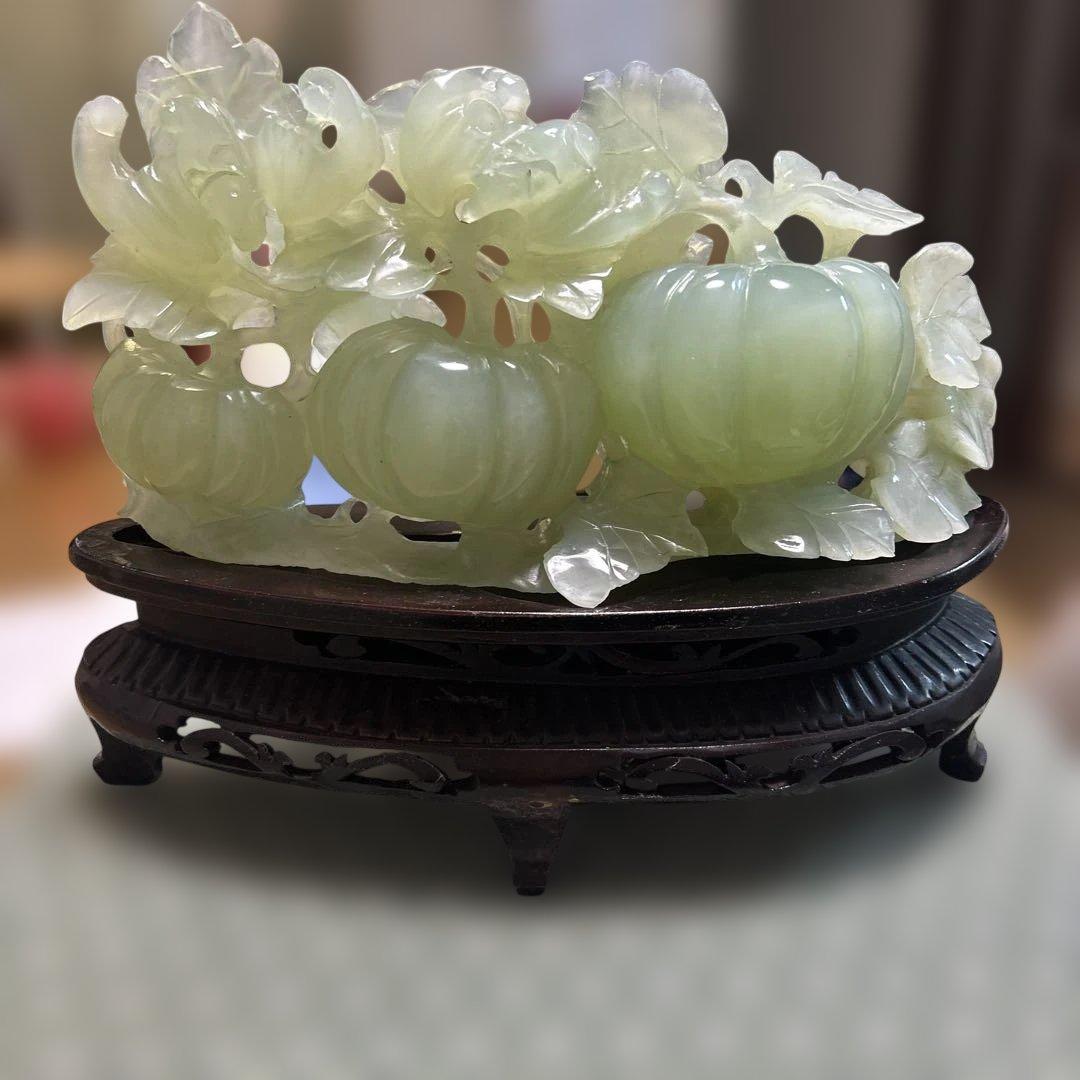 翡翠　岫玉（しゅうぎょく）のかぼちゃの置き物