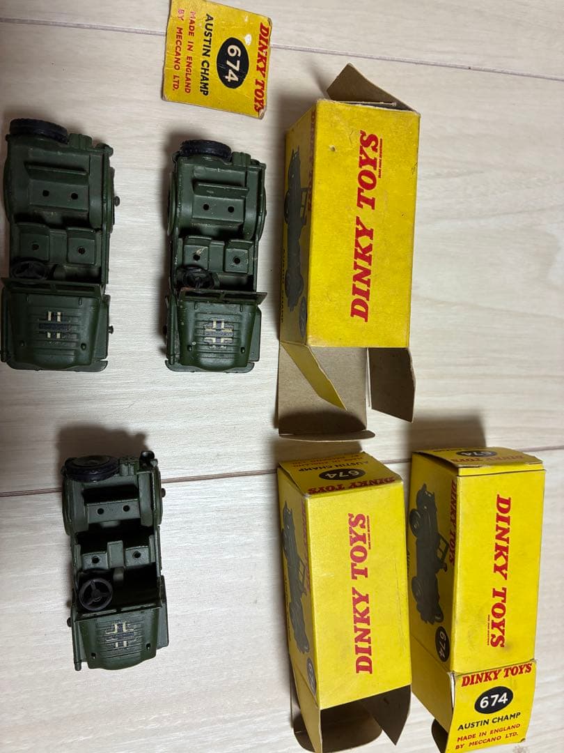 Dinky Toys 674 Austin Champ ミニカー