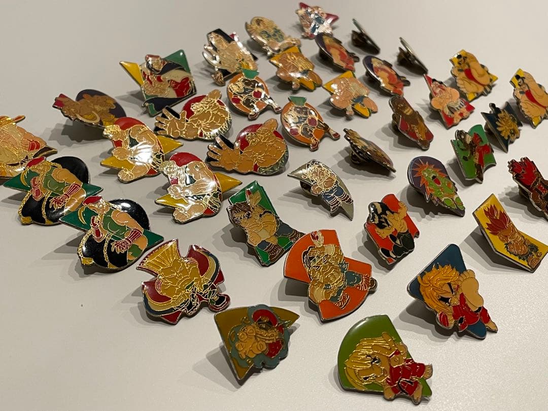 ストリートファイター メタルピンバッジ34個セット