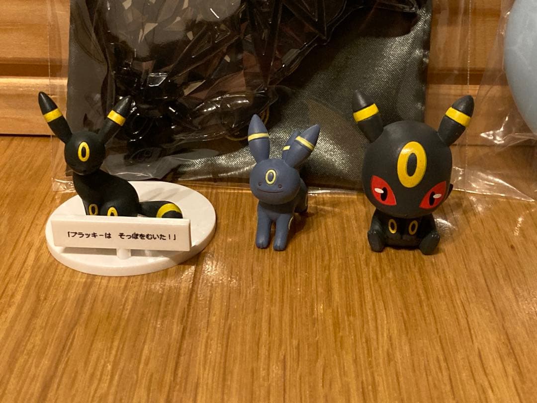 ポケモン　ブラッキー　フィギュア　ストラップ　ミラー