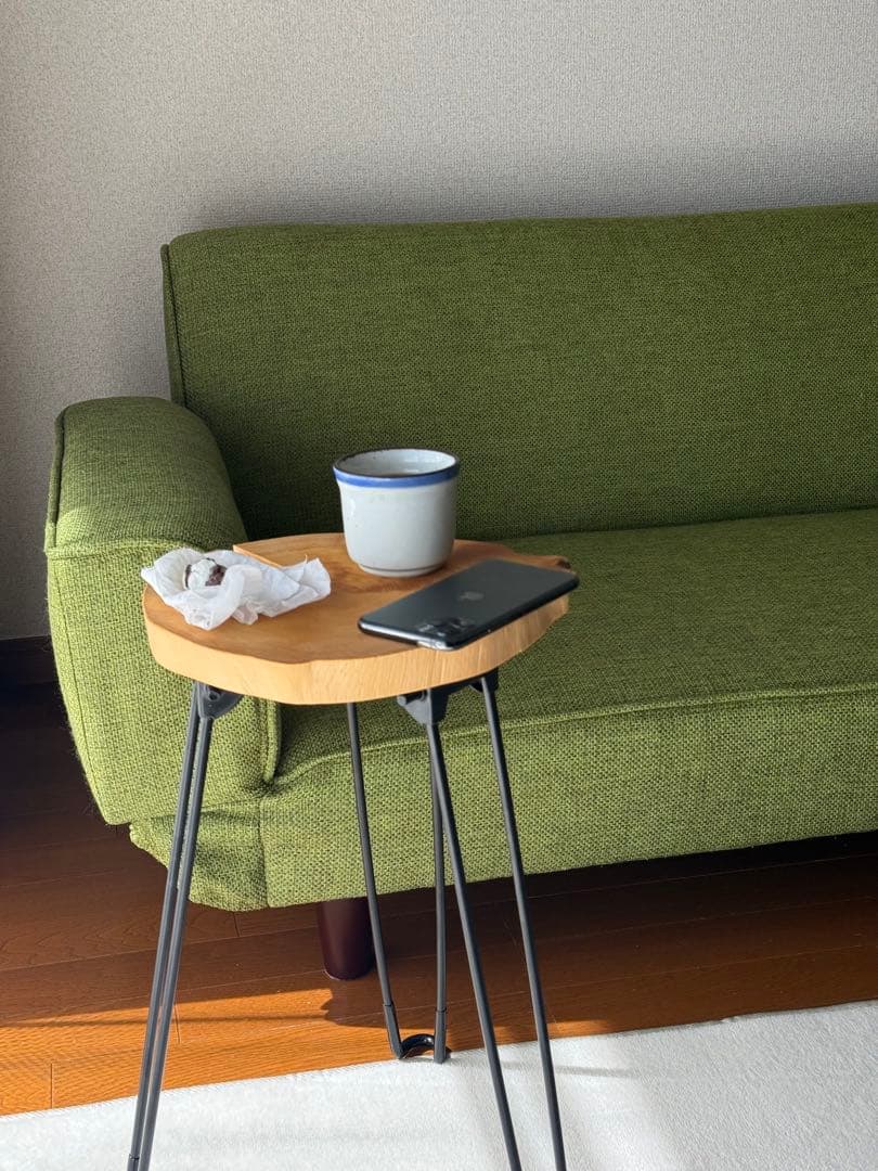 ミニ　コーヒーテーブル　サイドテーブル　天然木　一枚板(k014)一点もの