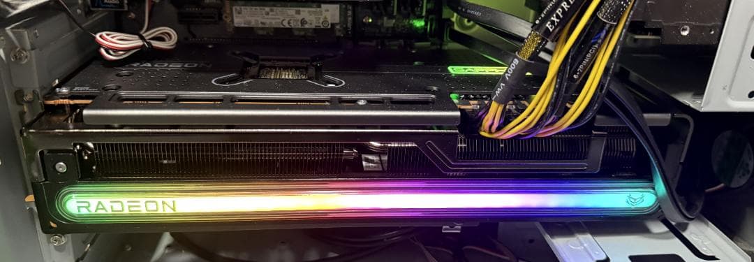 【美品】NITRO+Radeon RX7800XT GAMING OC 16GB