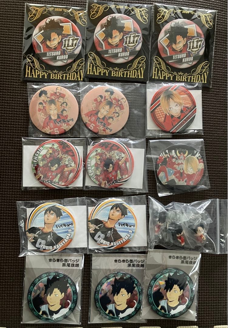 ハイキューグッズ　100点超まとめ売り　缶バッジ　アクスタ　クッション　タオル他