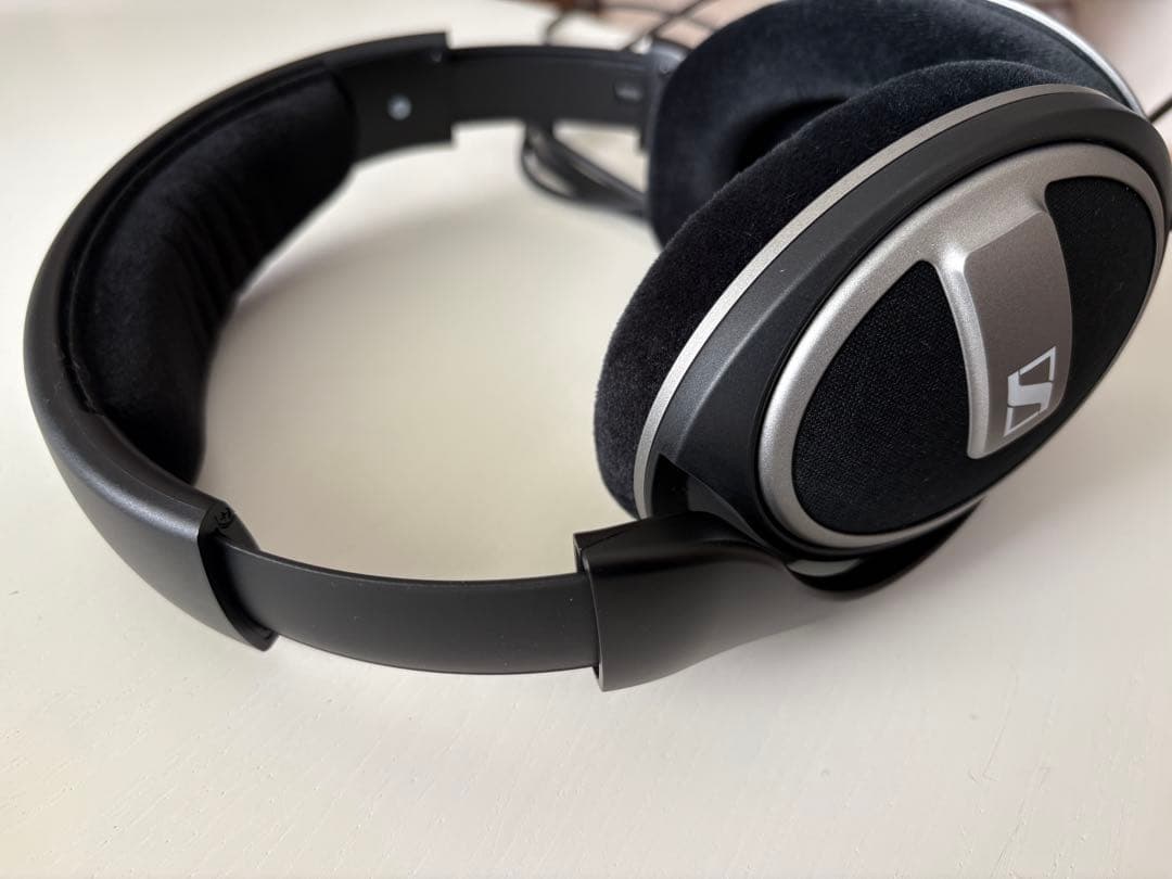 美品　変換プラグ付属 オープン型　SENNHEISER HD559 ヘッドホン