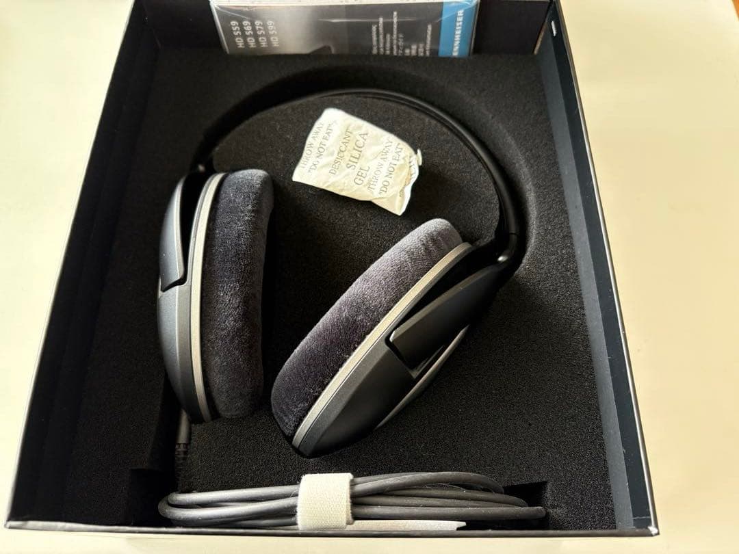 美品　変換プラグ付属 オープン型　SENNHEISER HD559 ヘッドホン
