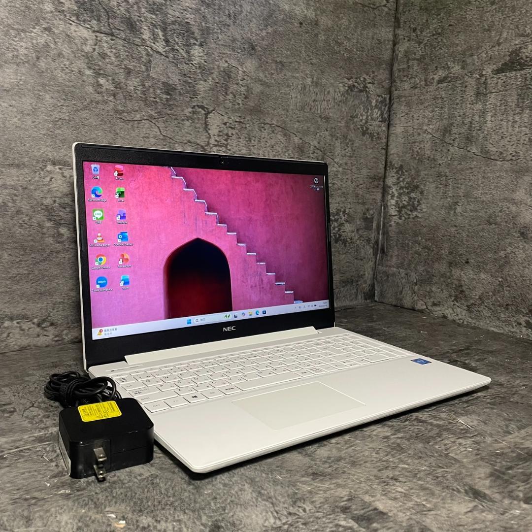 ★Windows11 最新オフィス2024 SSD　初期設定済すぐつかえます美品