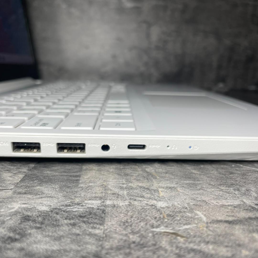 ★Windows11 最新オフィス2024 SSD　初期設定済すぐつかえます美品