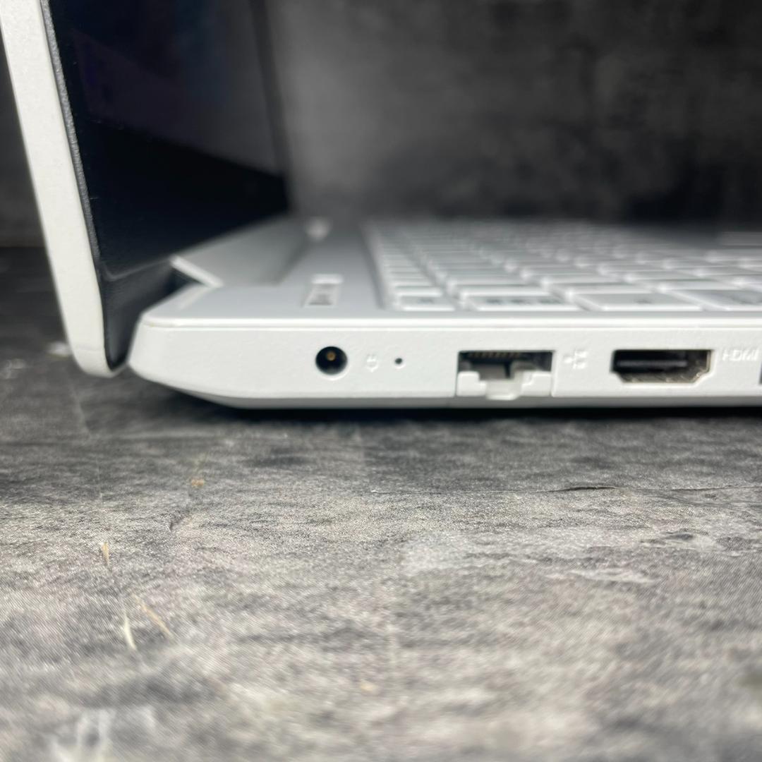 ★Windows11 最新オフィス2024 SSD　初期設定済すぐつかえます美品