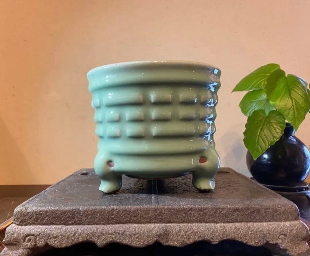 アンティーク・訳あり・青磁三脚香炉・白磁剣山付　２点セット レア