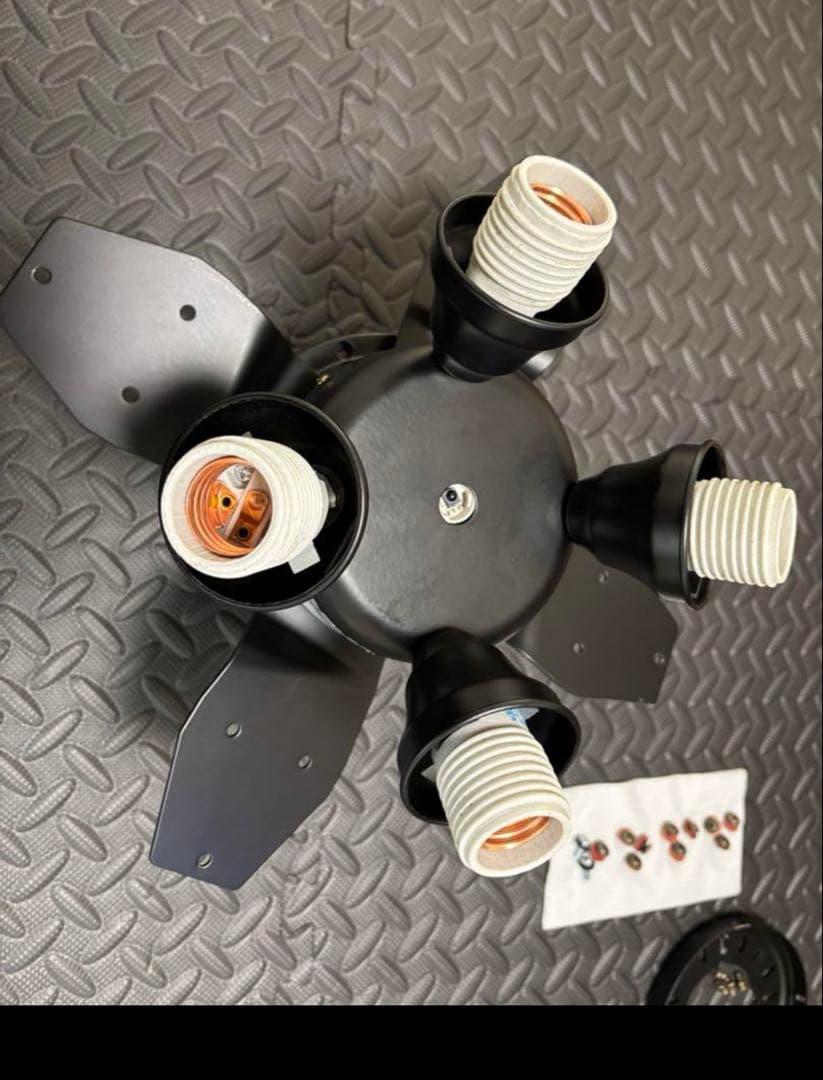 【3月13日まで限定値下げ】LOWYA 4灯シーリングファン　ブラウン＆ブラック