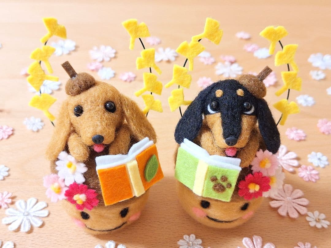 ✨秋限定・読書の秋 ダックス✨ブラックタン 犬 ぬいぐるみ 羊毛フェルト 11月