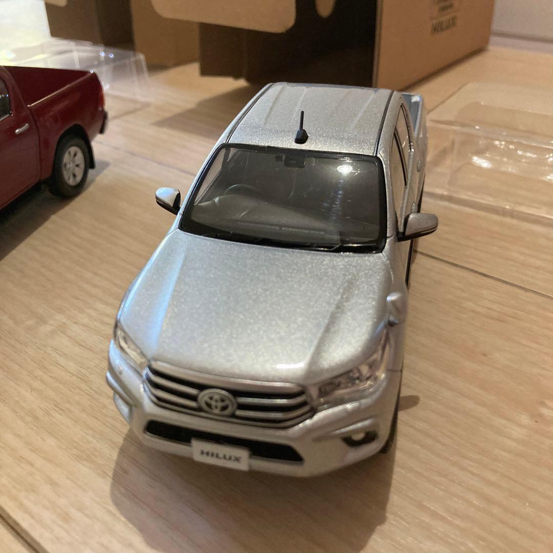 トヨタ ハイラックス カラーサンプル セット