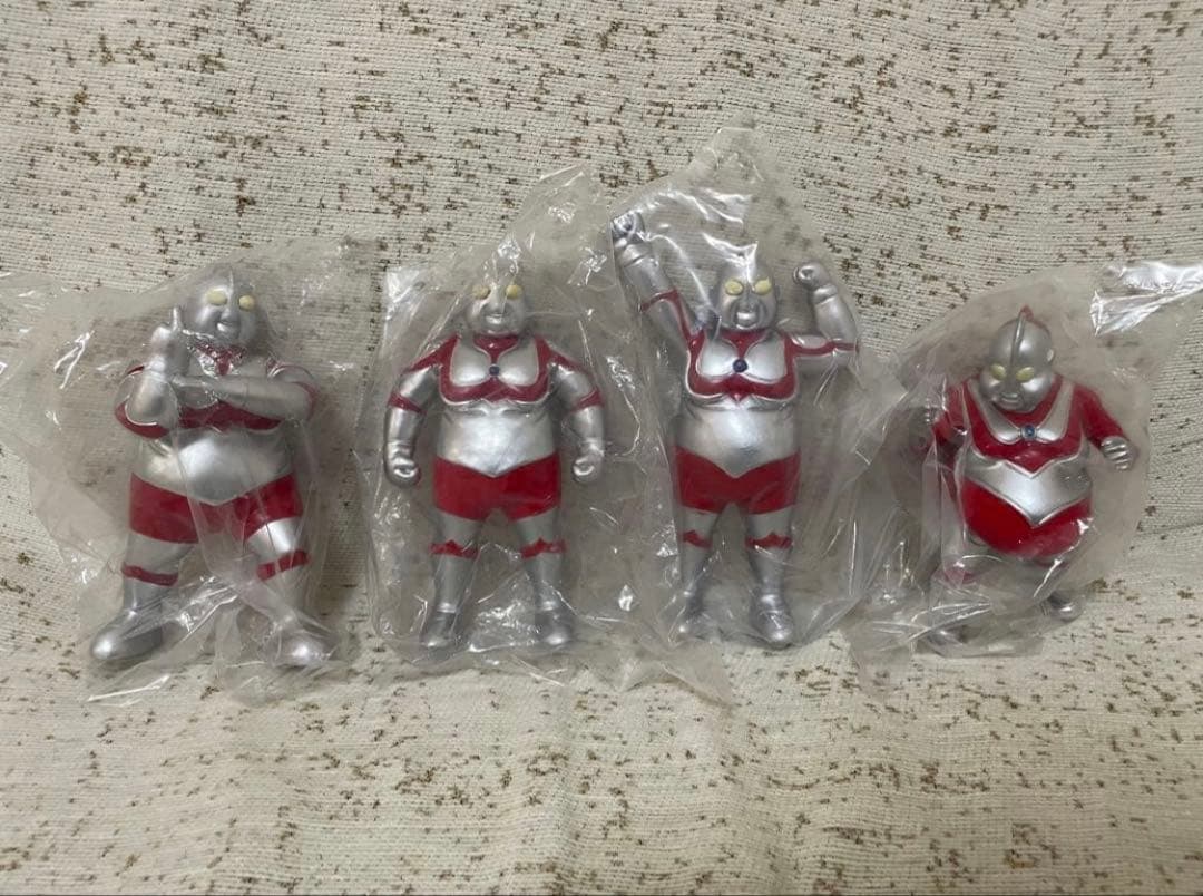 デブトラマン 4体コンプリート2セット8点です