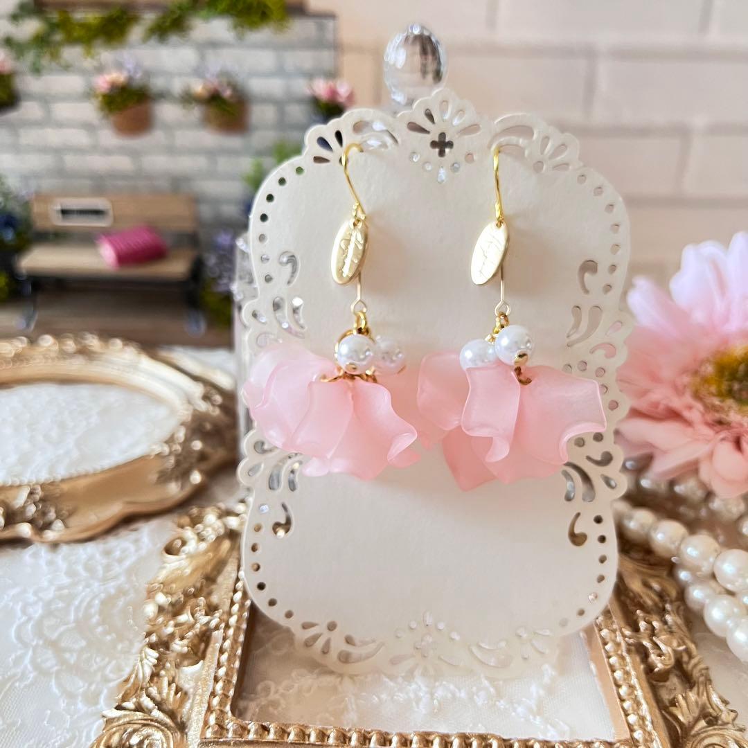 ☆❤️ 花びら　パール　小花　ピアス　イヤリング　ハンドメイド