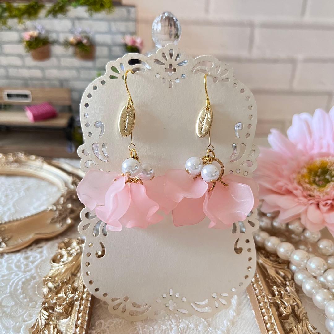 ☆❤️ 花びら　パール　小花　ピアス　イヤリング　ハンドメイド