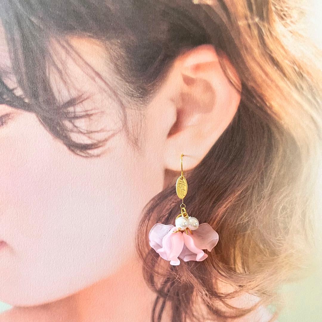 ☆❤️ 花びら　パール　小花　ピアス　イヤリング　ハンドメイド