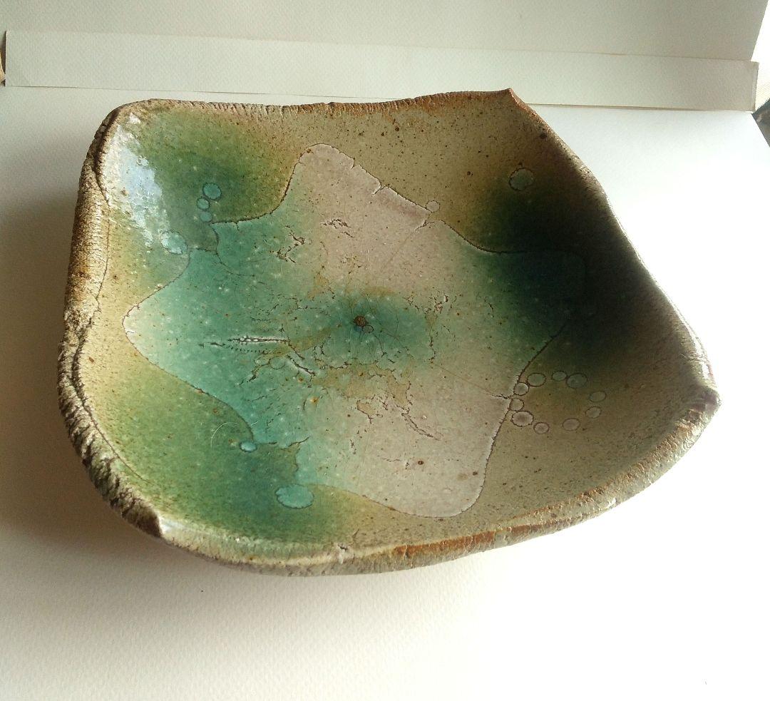 宇宙…自然を造形に造り変えた稀有な作家長倉翠子作品の 淡いグリーンがやさしい角皿