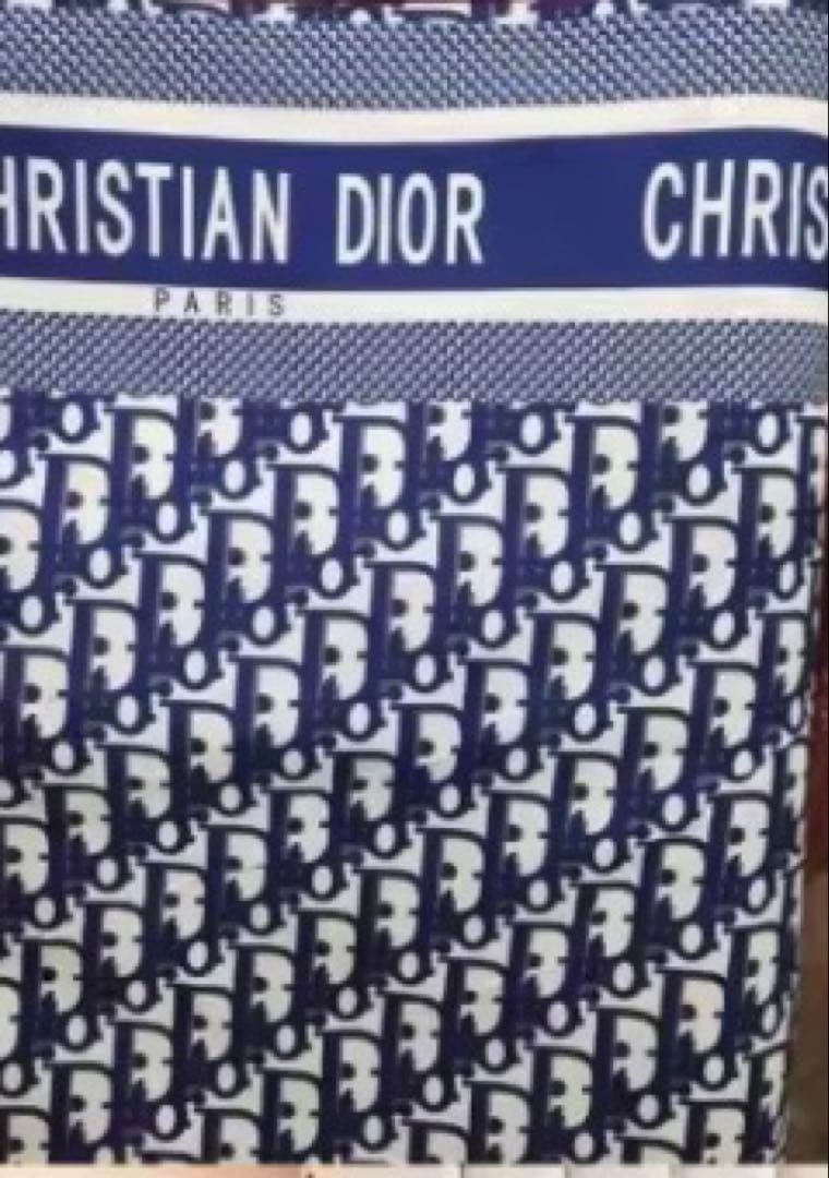 これからのシーズンにマッチした 総柄ベッドシーツと枕カバーの 3点セット！