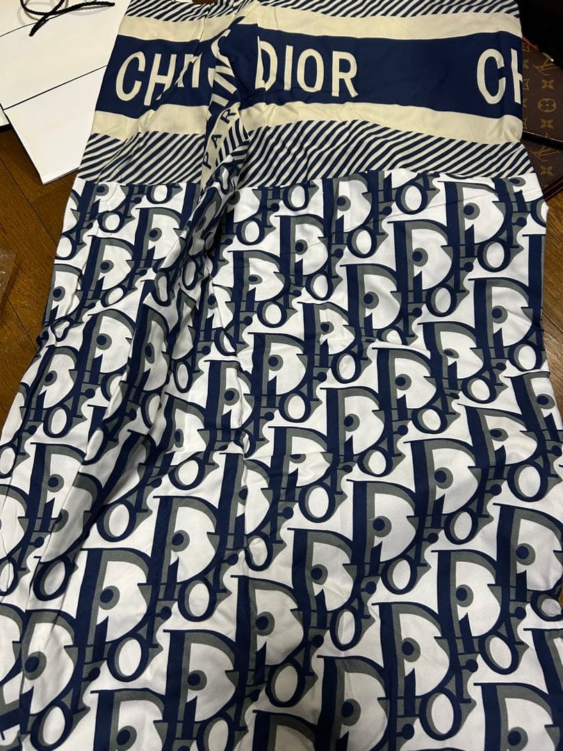 これからのシーズンにマッチした 総柄ベッドシーツと枕カバーの 3点セット！