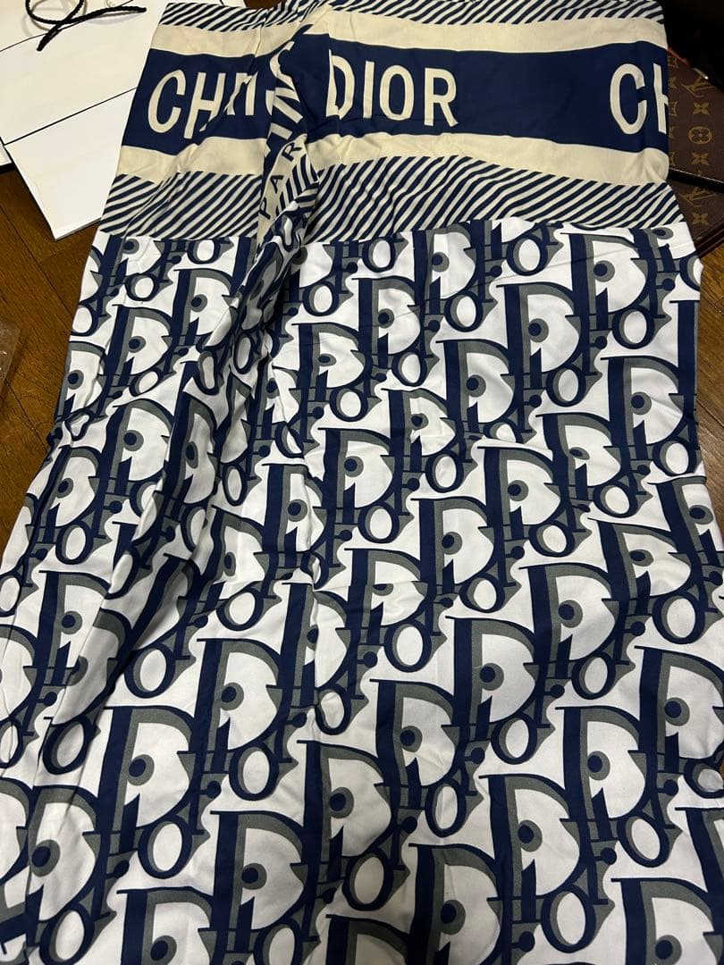 これからのシーズンにマッチした 総柄ベッドシーツと枕カバーの 3点セット！