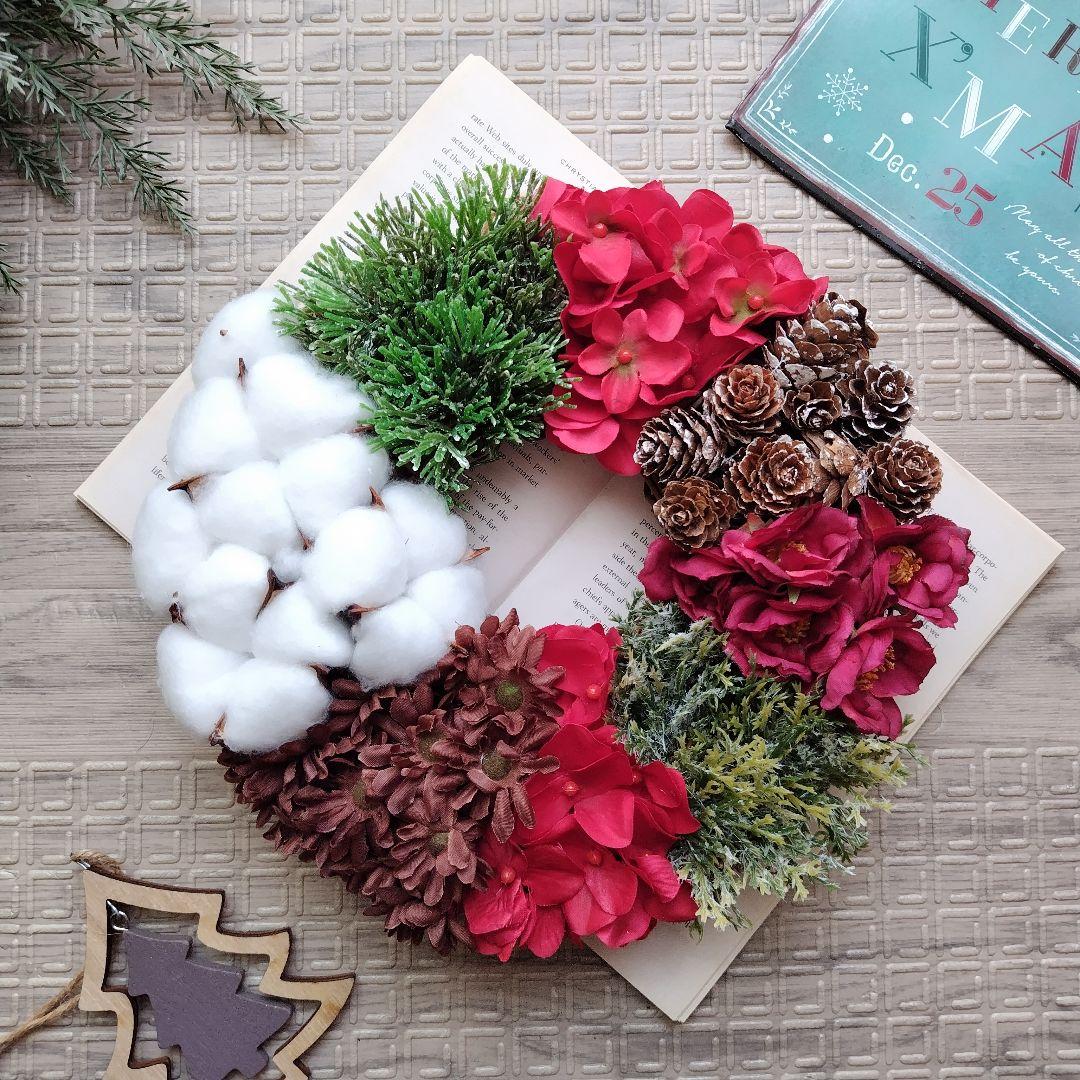 アネモネと木の実のクリスマスリース/クリスマスカラーのドーナツリース