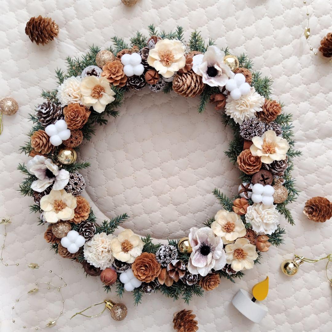 アネモネと木の実のクリスマスリース/クリスマスカラーのドーナツリース