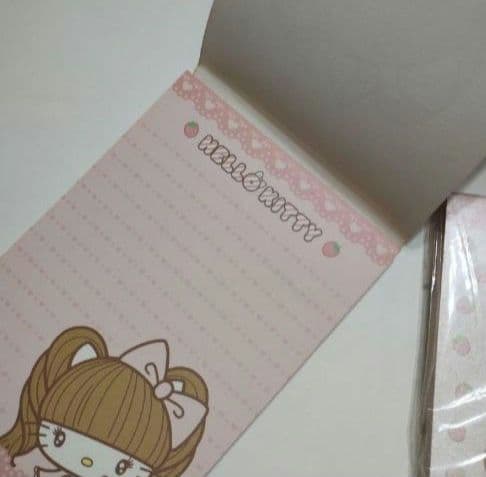 HELLO KITTY×NOZOMI TSUJI　メモ帳　2冊　キティちゃん