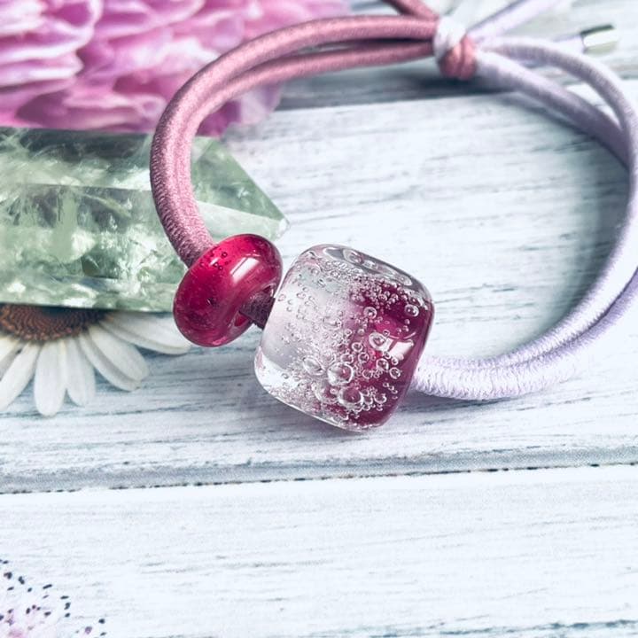 №139 ツインカラー ガラスのヘアゴム【泡パープルキューブ】