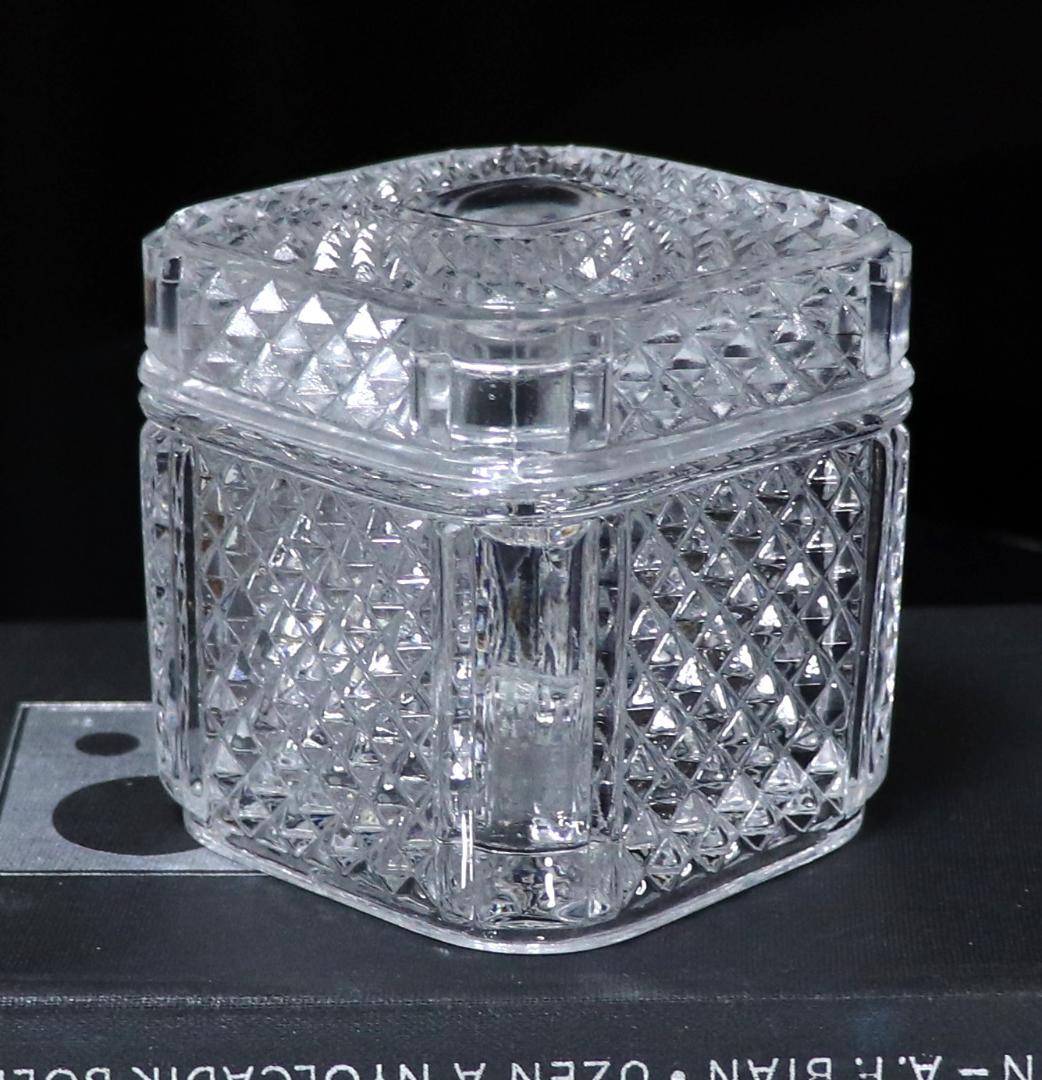 オールド・バカラ 稀少型 ディアマン・ビゾー スクエア型 蓋物 小物入れ